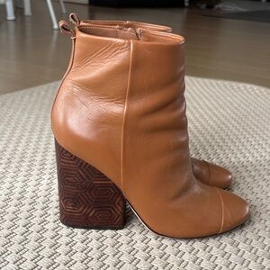 Tory Burch Grove ankle boot size 7